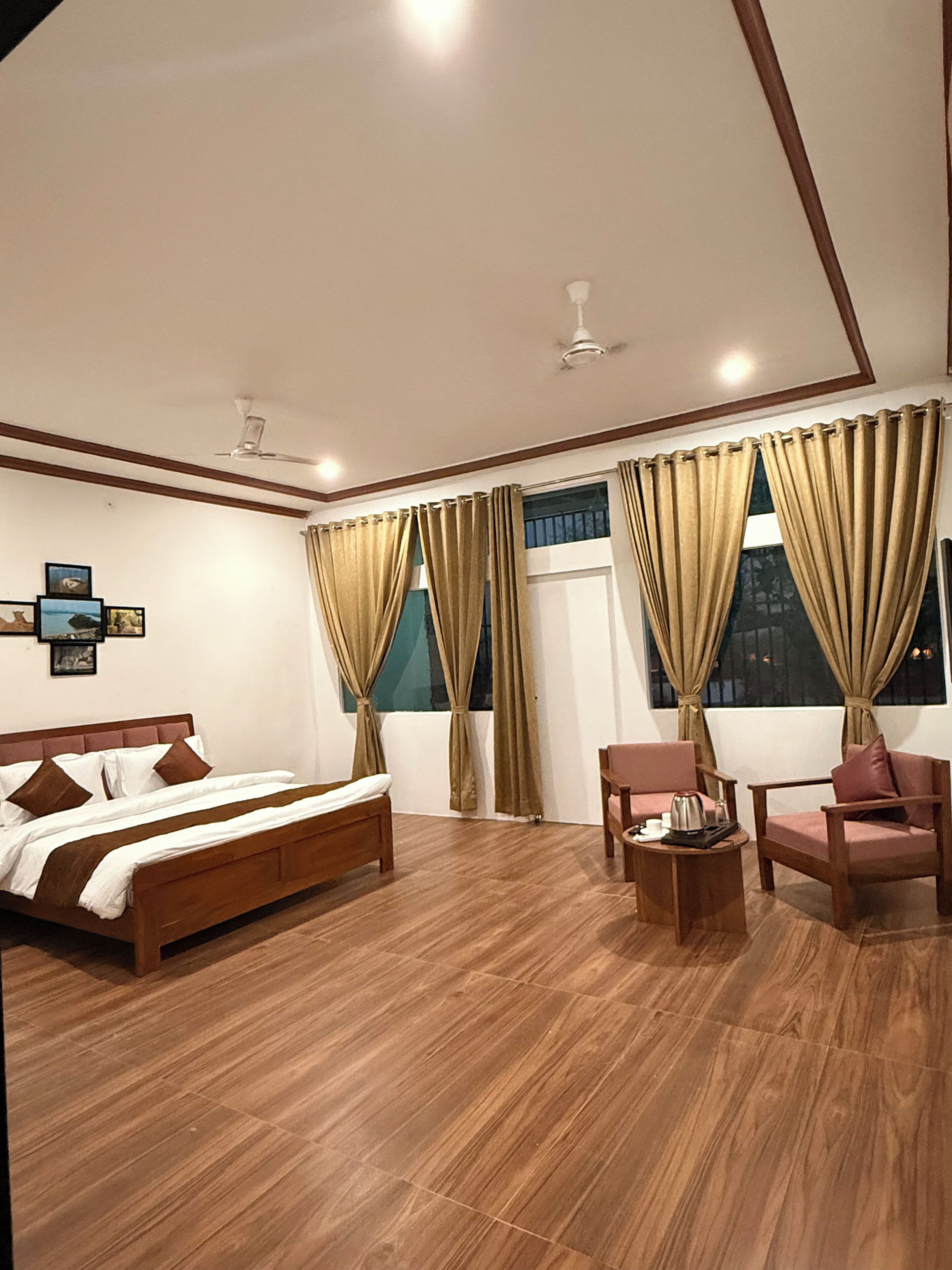 Deluxe Double Room, Balcony, Mountain View | Desk, laptop workspace, soundproofing, iron/ironing board