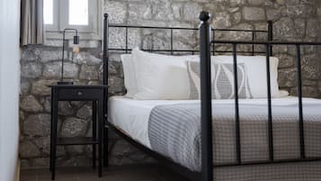 House, Sea View | Soundproofing, iron/ironing board, free WiFi, bed sheets