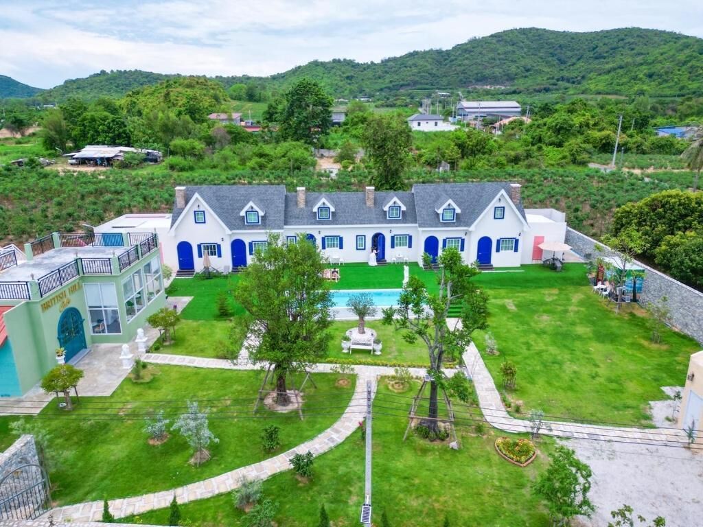 Deluxe Quadruple Room, Balcony, Courtyard View | Exterior