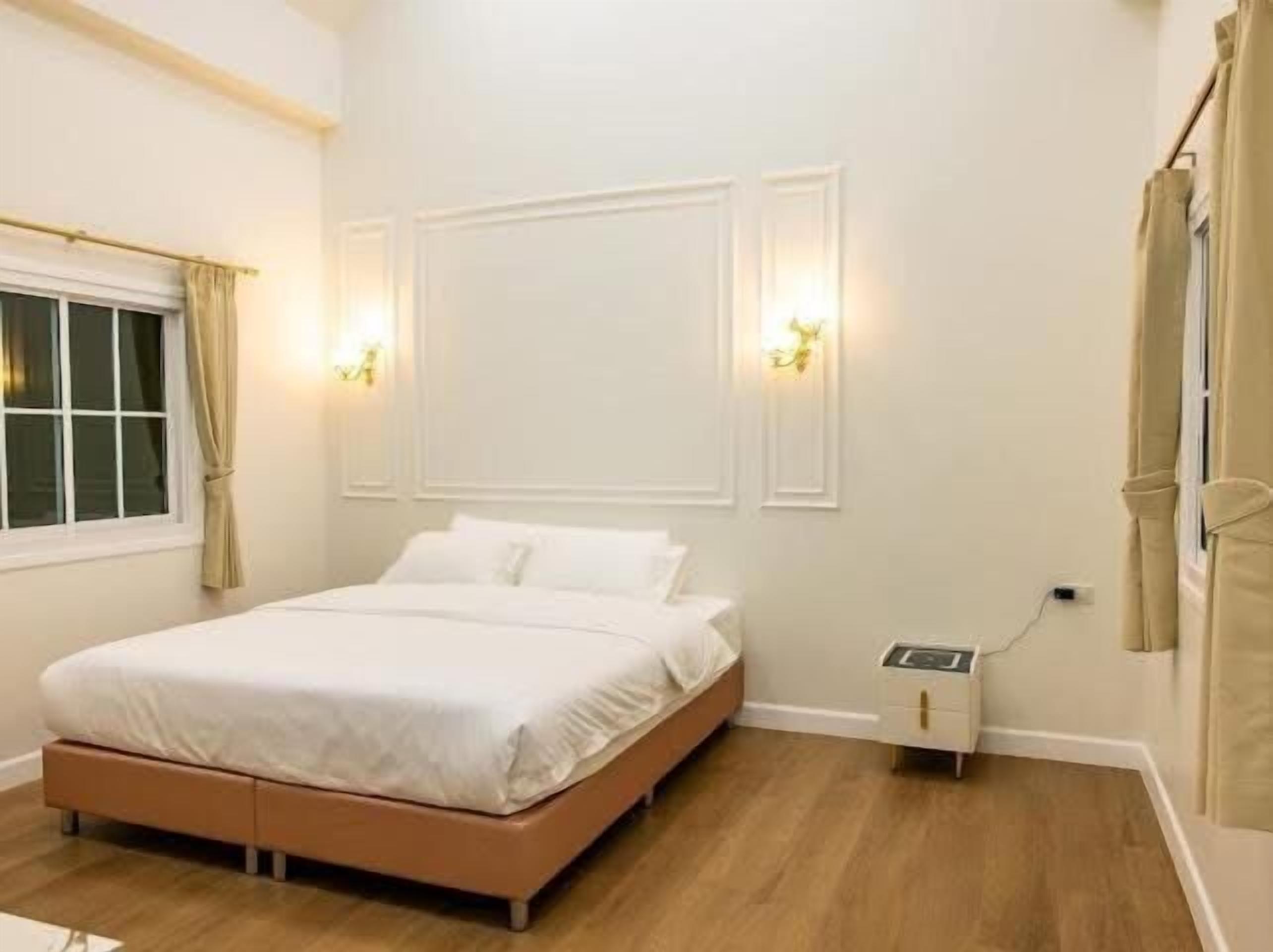 Standard Suite, Balcony, Courtyard View | Free WiFi