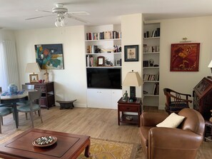 Living area - Beautiful apartment in downtown Annecy (Annecy)