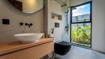 Villa, uitzicht op zwembad | Badkamer