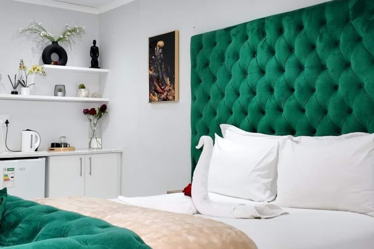 Luxury Double Room | Premium bedding, desk, laptop workspace, iron/ironing board