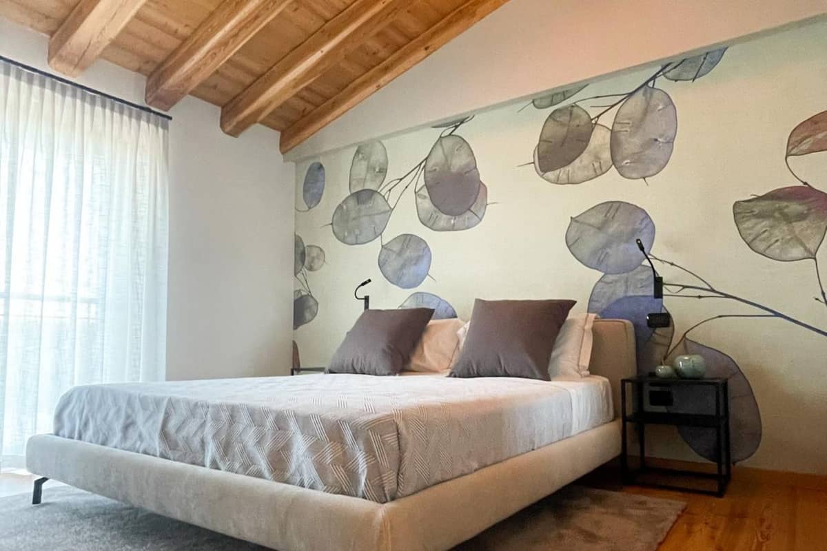 Habitación triple | Minibar, caja fuerte, wifi gratis y ropa de cama
