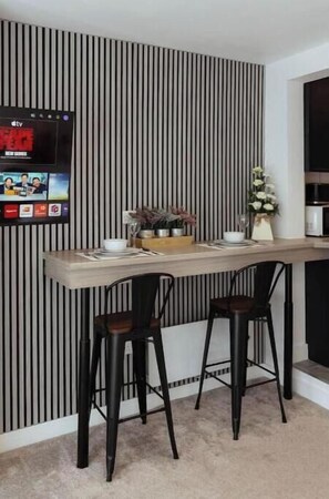 Dining - The Snug by JS Apartments (Blackburn)