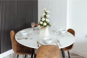 Dining - The Spacious Suite by JS Apartments (Blackburn)