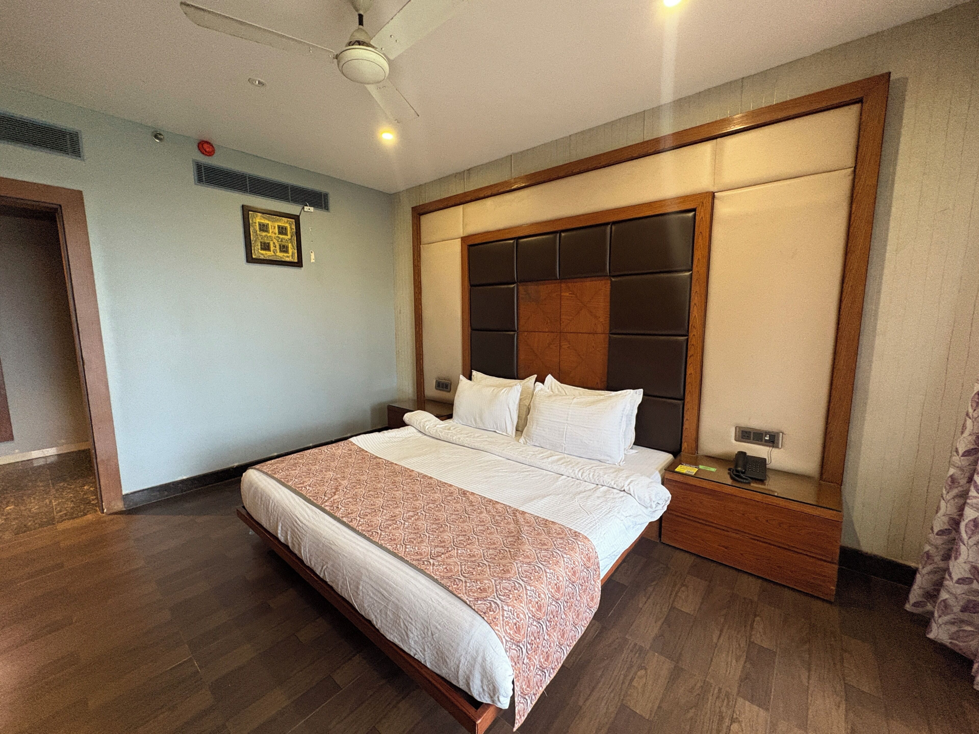 Desk, laptop workspace, free WiFi, bed sheets
