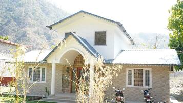 Family Cottage, Balcony | Exterior