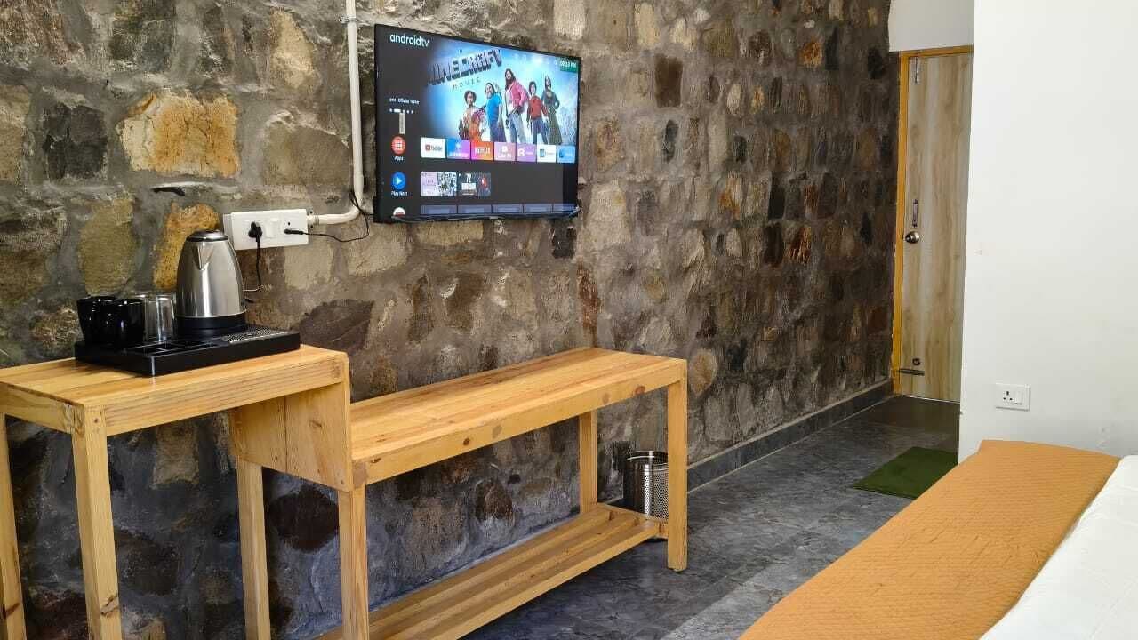 Deluxe Room, Balcony, Mountain View | Free WiFi