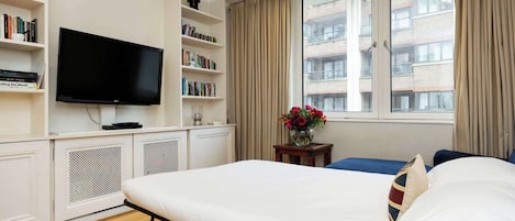 1 bedroom, iron/ironing board, internet, bed sheets
