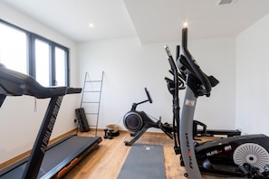 Fitness facility - Stunning waterfront villa with a private beach in CANELLA (Sari-Solenzara)