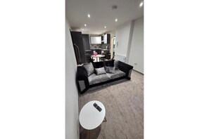 Living area - The Family Flat by JS Apartments (Blackburn)