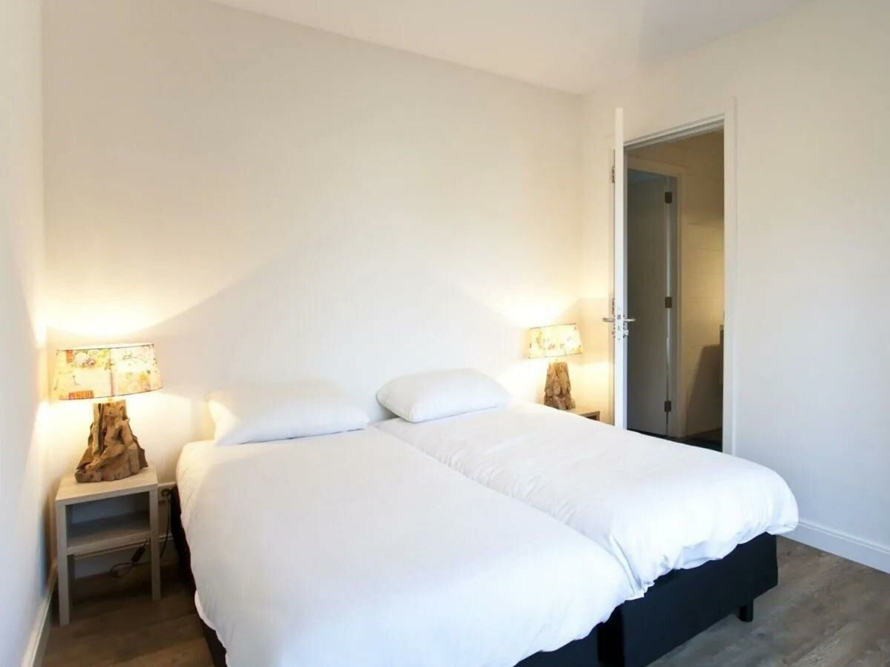 House | 10 bedrooms, individually furnished