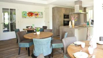 House | Dining