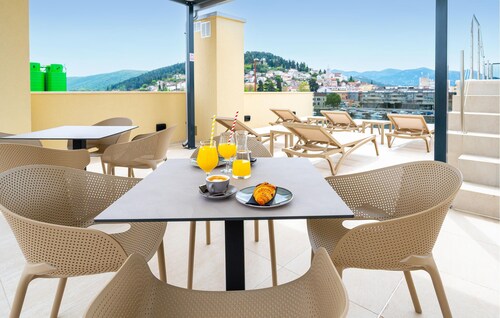 Stunning apartment in Metkovic with sauna