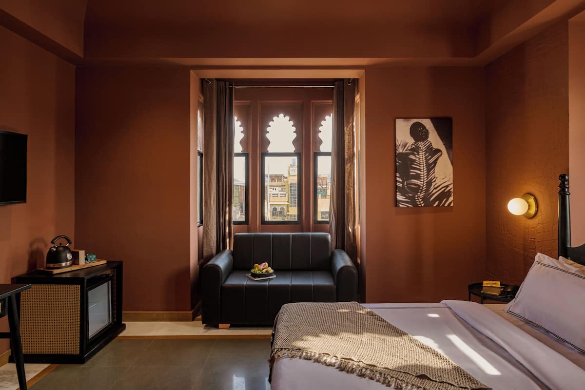 Huone (Maharani Suite) | Kannettavalle tietokoneelle sopiva työtila, pimennysverhot