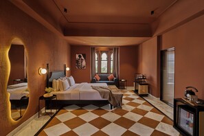 Maharaja Suite | Laptop workspace, blackout curtains, iron/ironing board, free WiFi - Minimalist - Lake Pichola Edit (Udaipur)