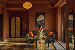 Maharaja Suite | Laptop workspace, blackout curtains, iron/ironing board, free WiFi - Minimalist - Lake Pichola Edit (Udaipur)