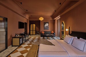 Maharaja Suite | Laptop workspace, blackout curtains, iron/ironing board, free WiFi - Minimalist - Lake Pichola Edit (Udaipur)