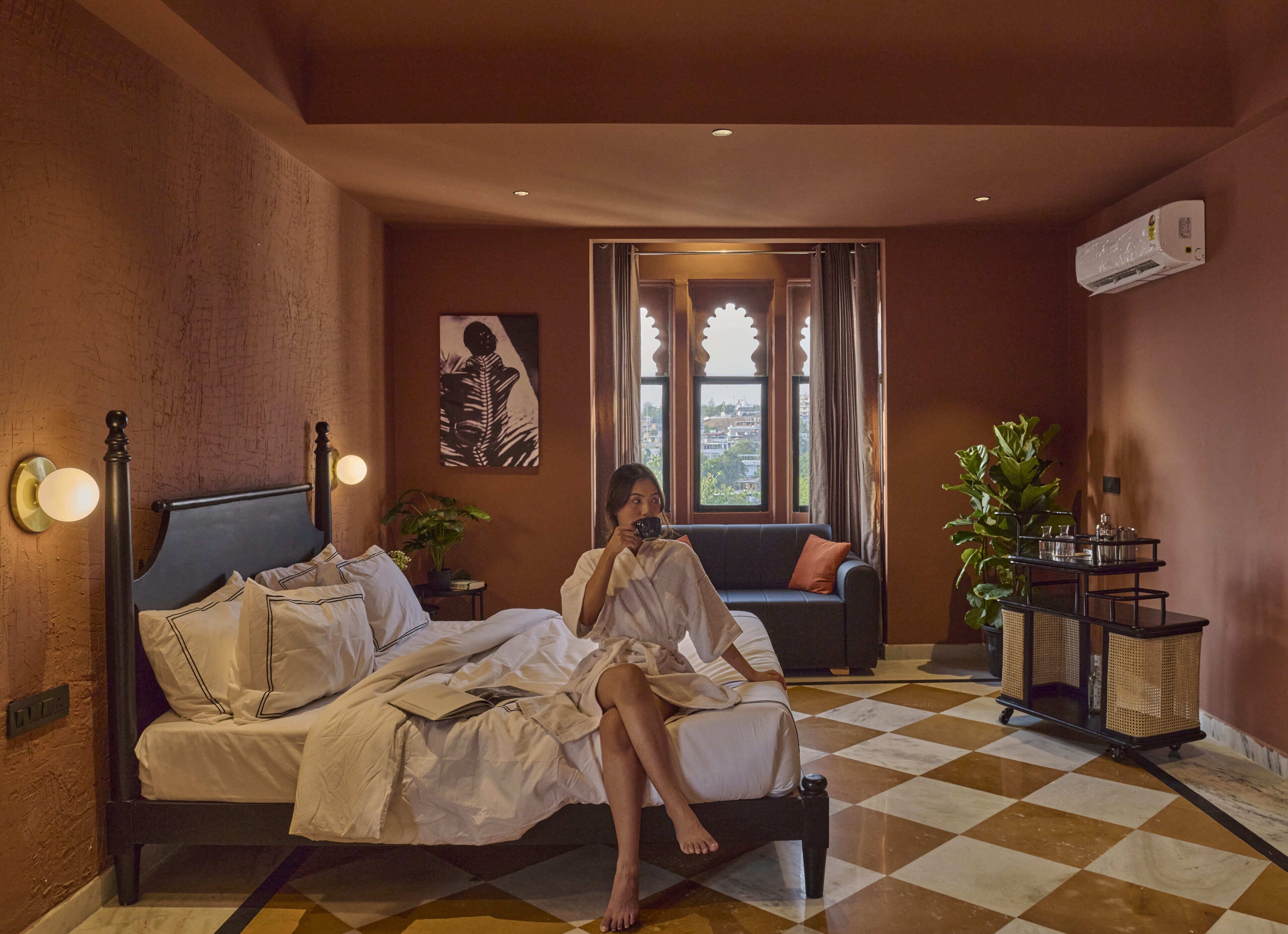 Maharaja Suite | Laptop workspace, blackout drapes, iron/ironing board, free WiFi