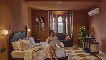 Maharaja Suite | Laptop workspace, blackout drapes, iron/ironing board, free WiFi