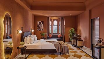 Maharaja Suite | Laptop workspace, blackout drapes, iron/ironing board (on request)