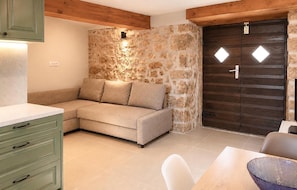 Smart TV, ping pong - Amazing home in Podgradina with private swimming pool, can be inside or outside (Podgradina)