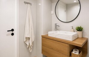 Shower - Amazing home in Podgradina (Podgradina)