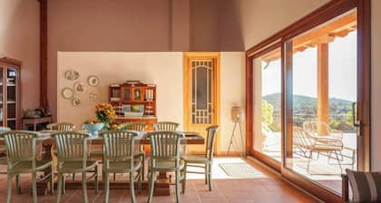 Une propriété alliant design et tradition à la frontière