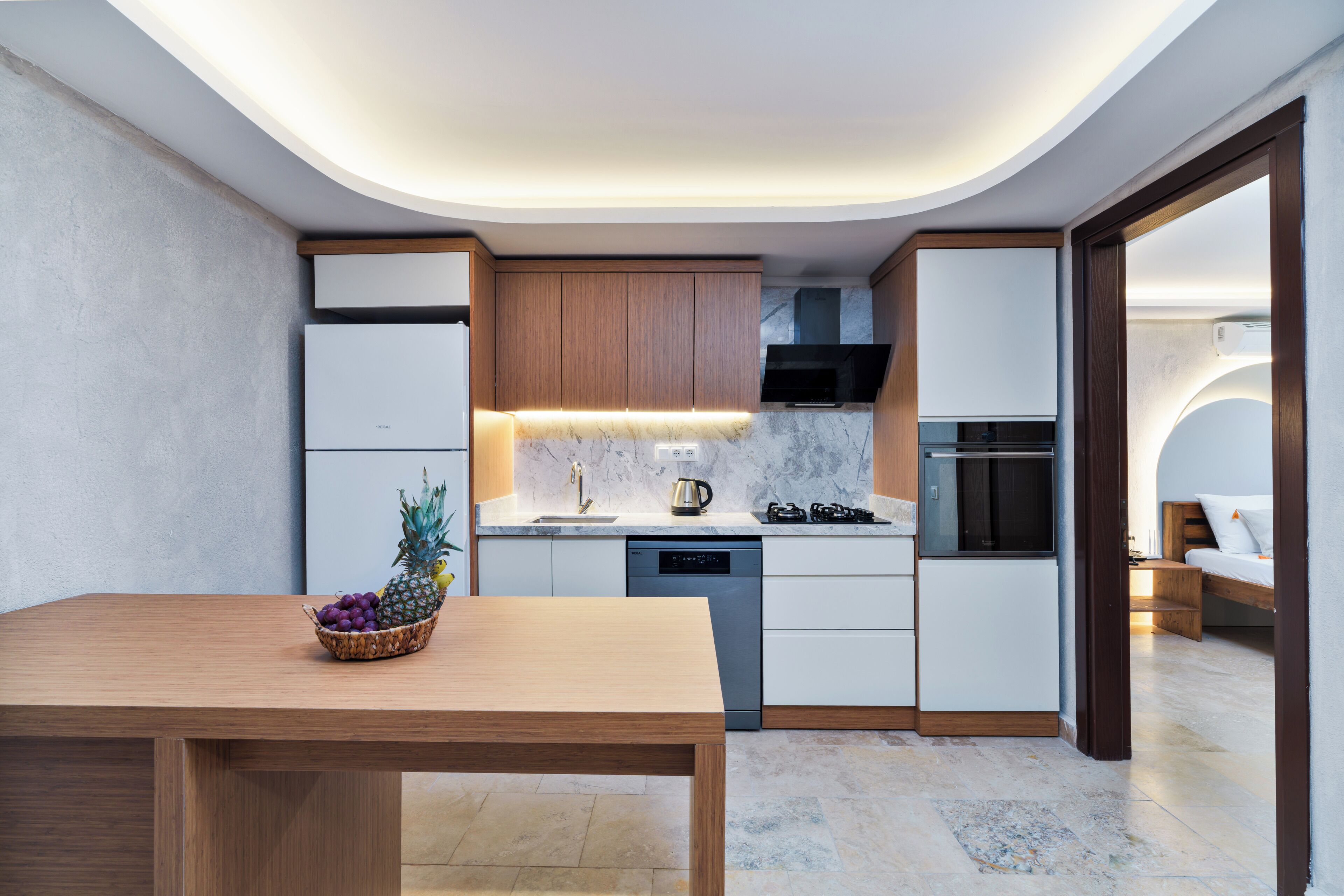 Suite Deluxe, vue mer | Cuisine privée | Cafetière/bouilloire, chaise haute