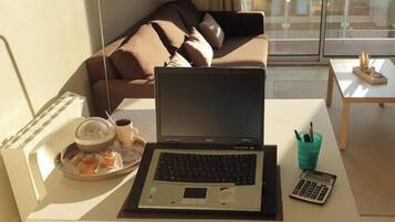 Apartemen, balkon, pemandangan laut | Interior