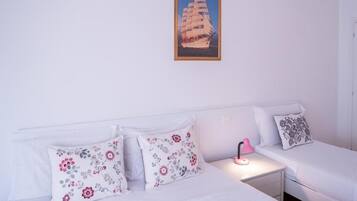 Chambre Triple Deluxe | Fer et planche à repasser, Wi-Fi gratuit