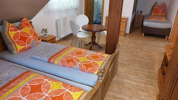 WiFi, bed sheets