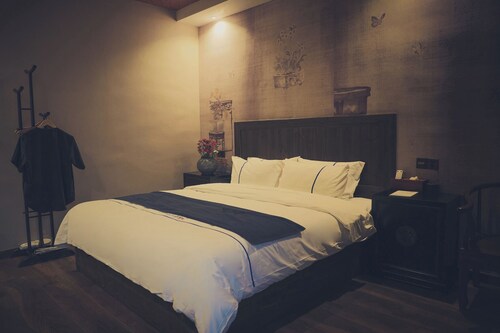 QingXi Hotel