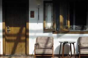 Front of property - QingXi Hotel (Xiangxi)