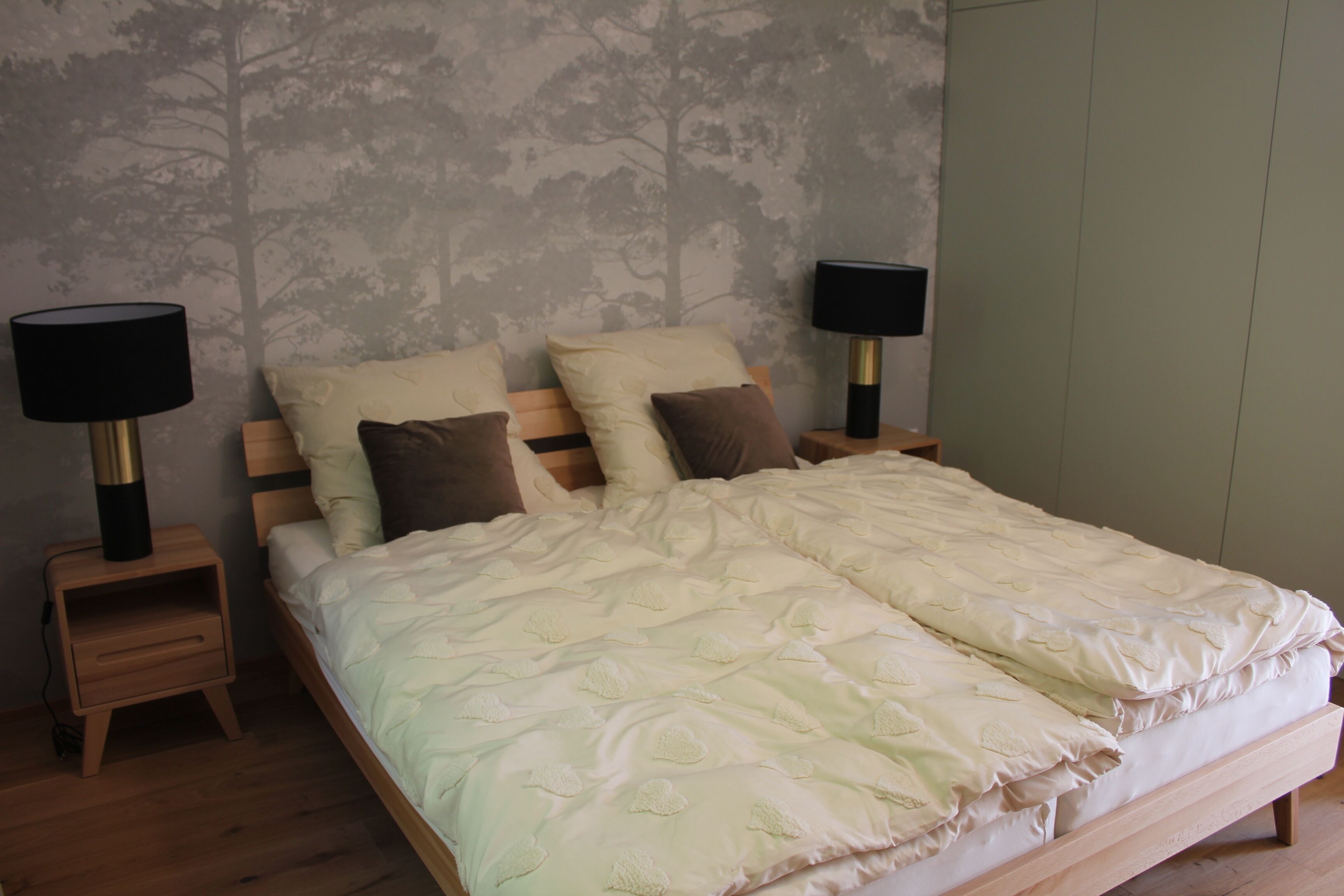 3 bedrooms, desk, free WiFi, bed sheets