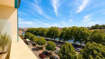 Studio supérieur, vue sur le fleuve | Vue du balcon