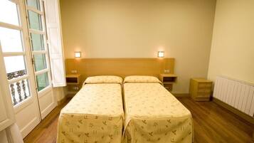 Chambre Double ou avec lits jumeaux | Couette en duvet d'oie, Wi-Fi gratuit, draps fournis