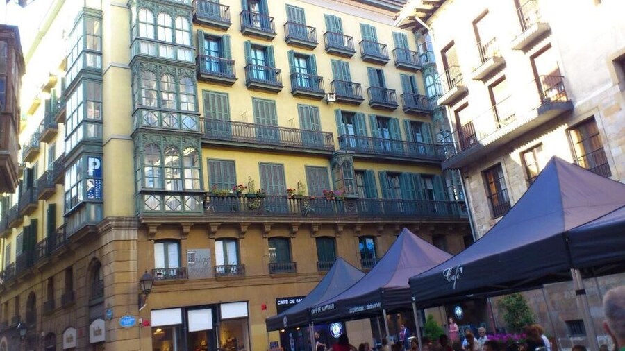 Roquefer Bilbao by gaiarooms
