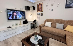Smart TV - 2 bedroom nice apartment in Supetarska Draga (Supetarska Draga)
