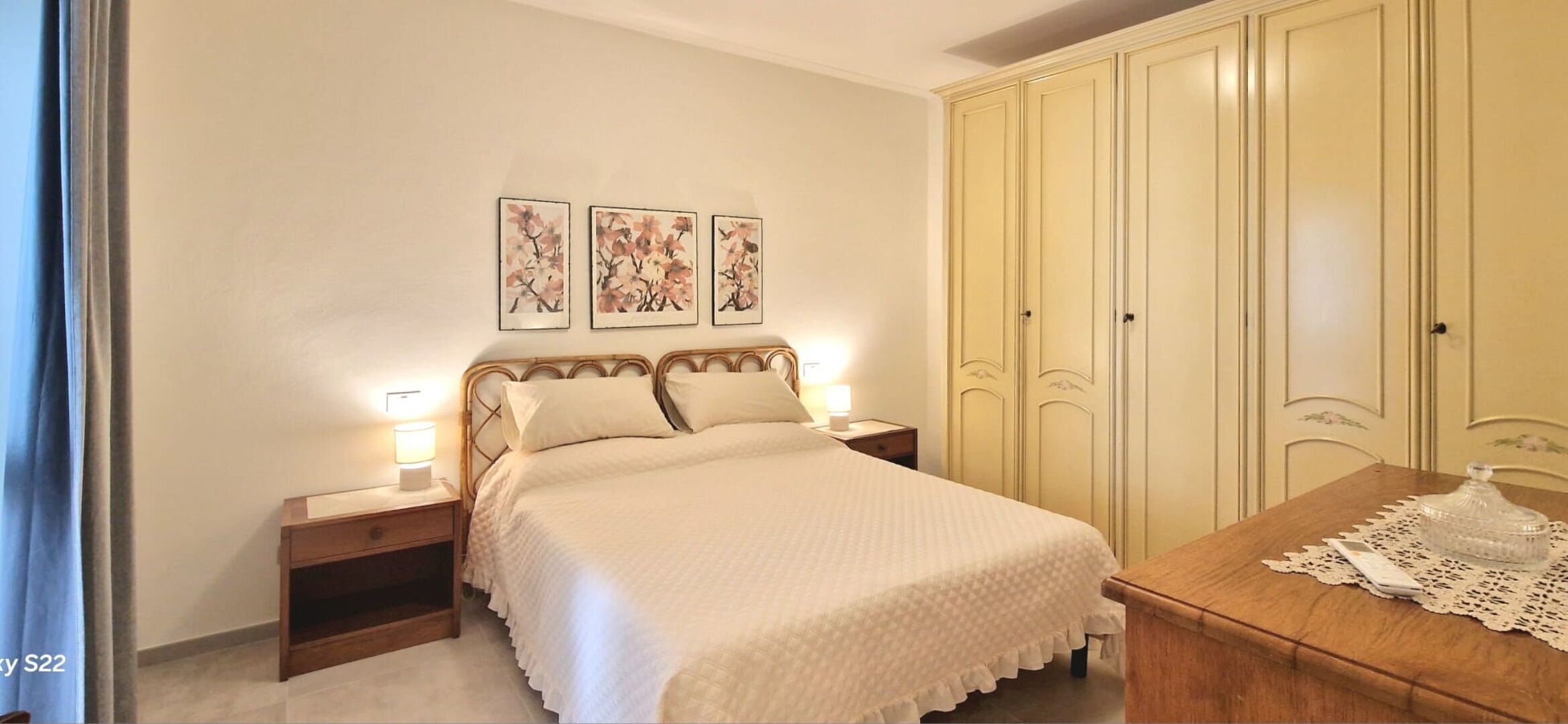 Iron/ironing board, travel crib, free WiFi