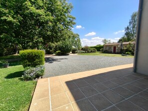 Property grounds - Cottage 'Le Vieux Chêne' with Shared Pool, Shared Terrace and Wi-Fi (Saint-Valérien)