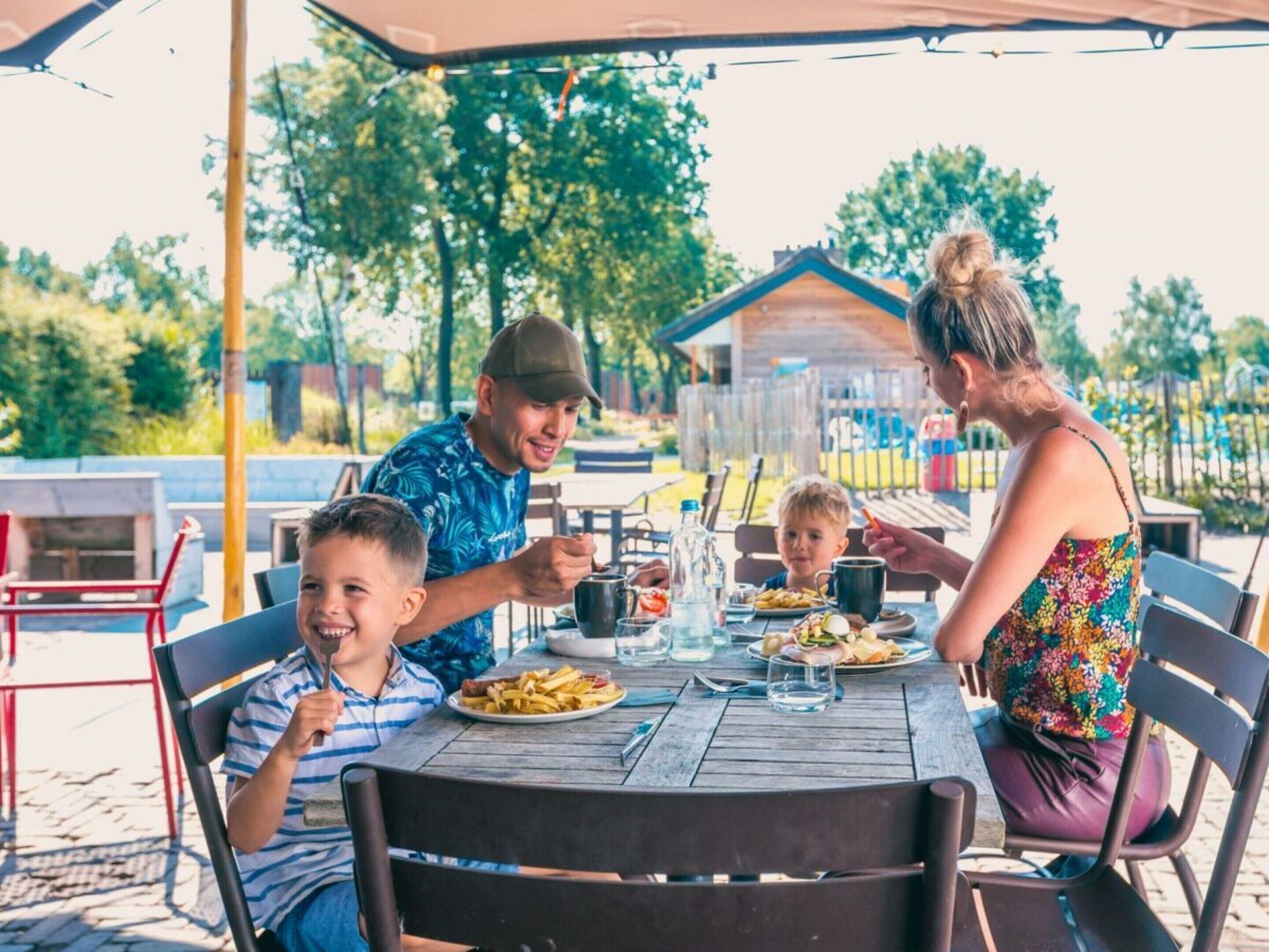 House | Outdoor dining