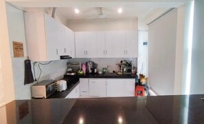 Deluxe Villa, 4 Bedrooms | Private kitchen | Cookware/dishes/utensils - Botanika Estate (Jawa Barat)