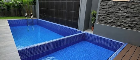 Villa Deluxe, 4 habitaciones | Alberca | Alberca al aire libre