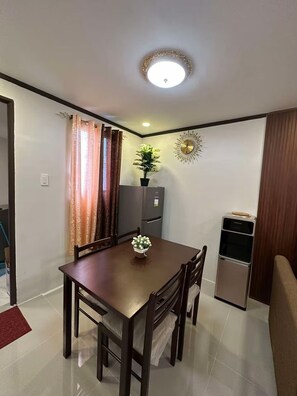 Dining - Noble Villa (Pila)