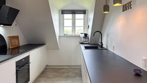 Coffee/tea maker, fridge, oven, stovetop - 4 bedroom nice home in Haderslev (Haderslev)