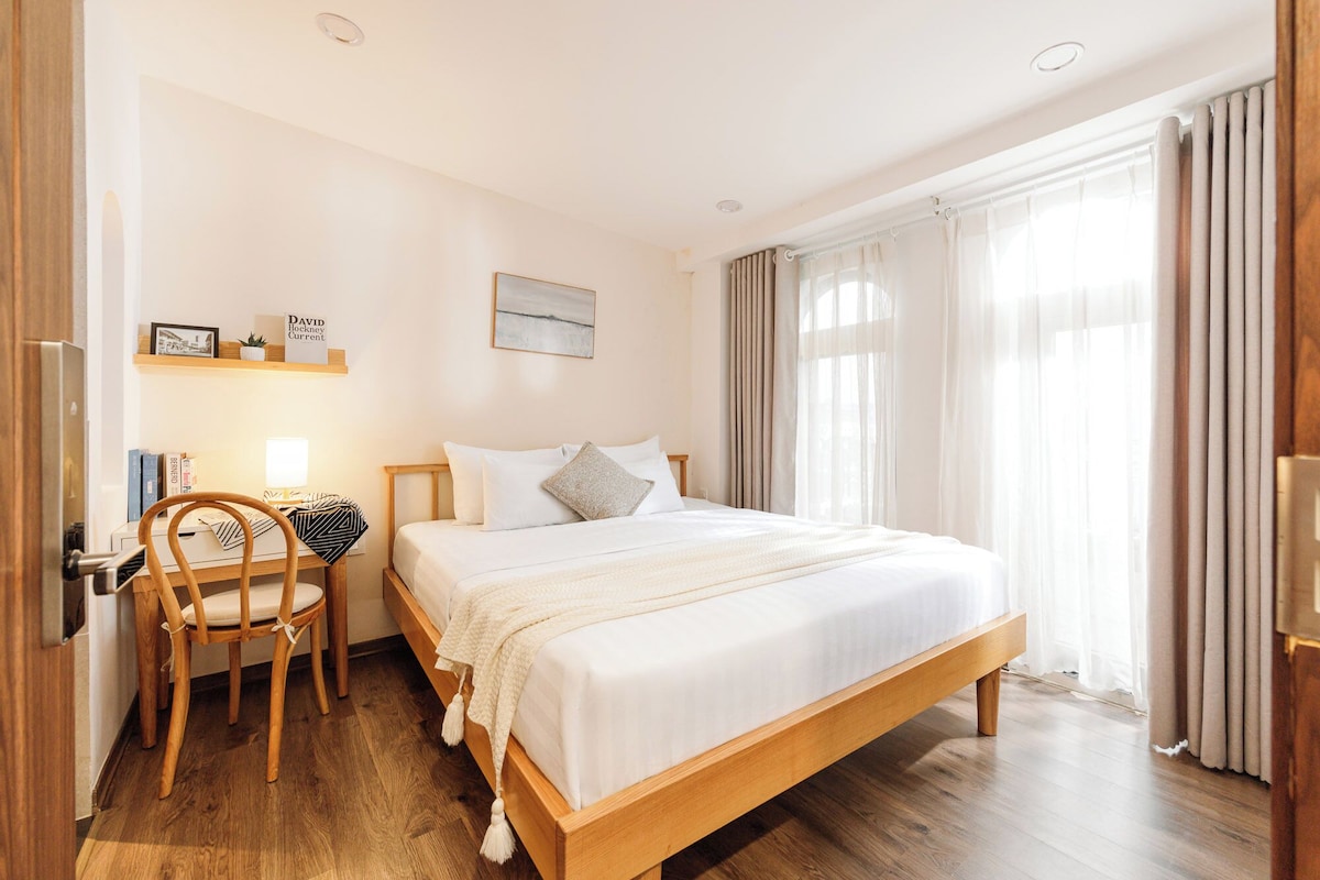 Premium Apartment, City View | Free minibar items, free WiFi, bed sheets
