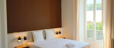 Desk, iron/ironing board, free WiFi, bed sheets