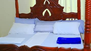 4 chambres, fer et planche à repasser, Wi-Fi gratuit, draps fournis